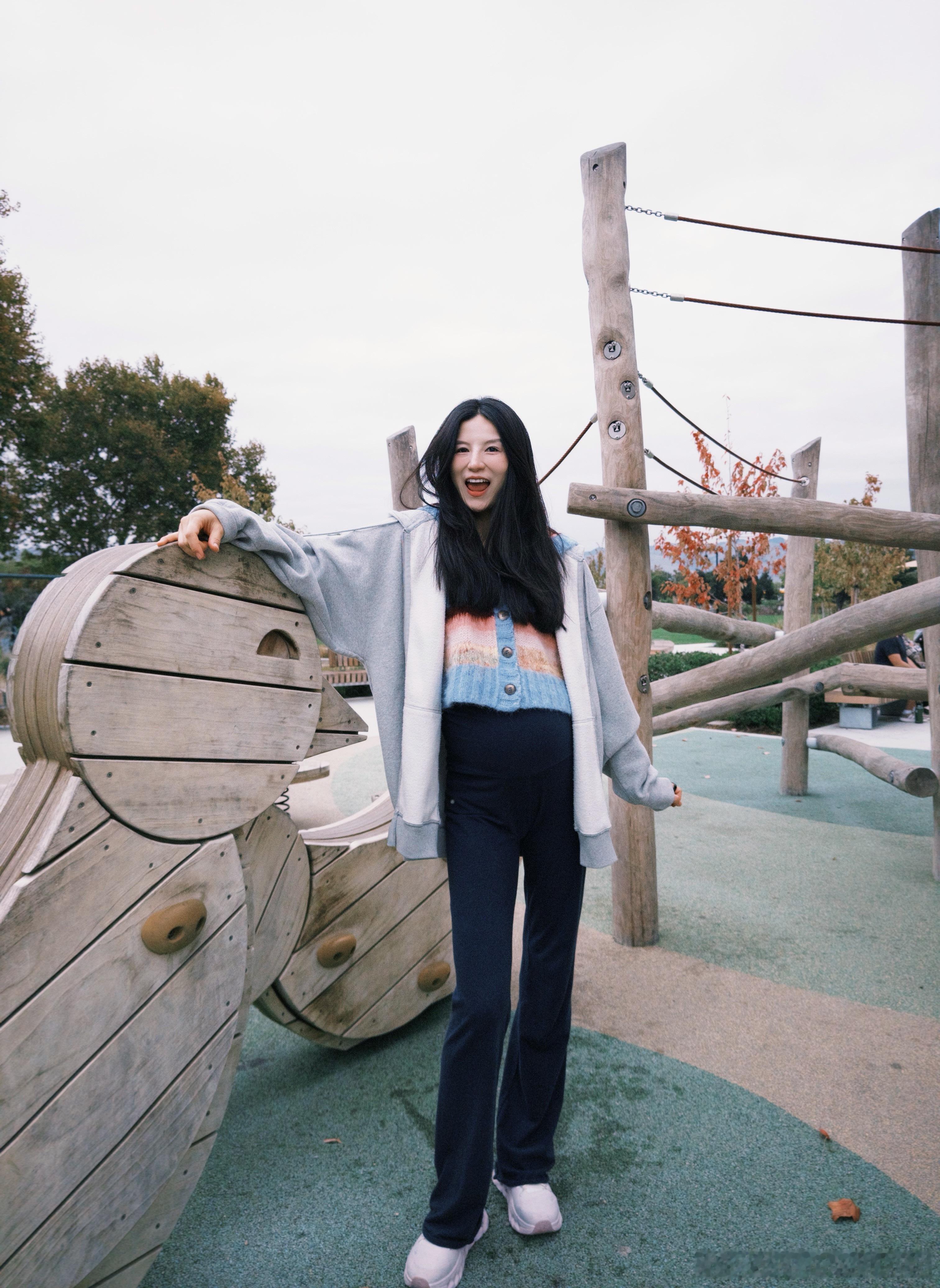 一组宽宽还在肚子里的时候的照片忘发啦！赶紧发出来攒了好多日常等我之后发！ 