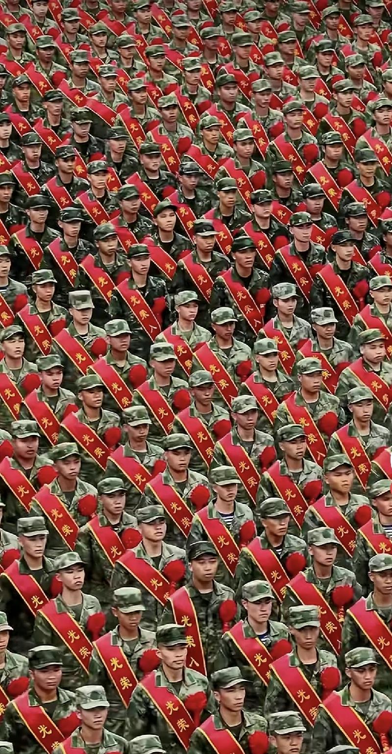 广东某地新兵集结，准备奔赴军营，整齐的方阵，冲天的热情，高昂的斗志！这么多中华好