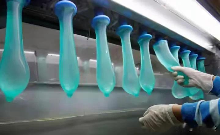 没听错!明年买套多花钱了！30年免税时代落幕，这几块钱藏着两代人的浪漫
 
20