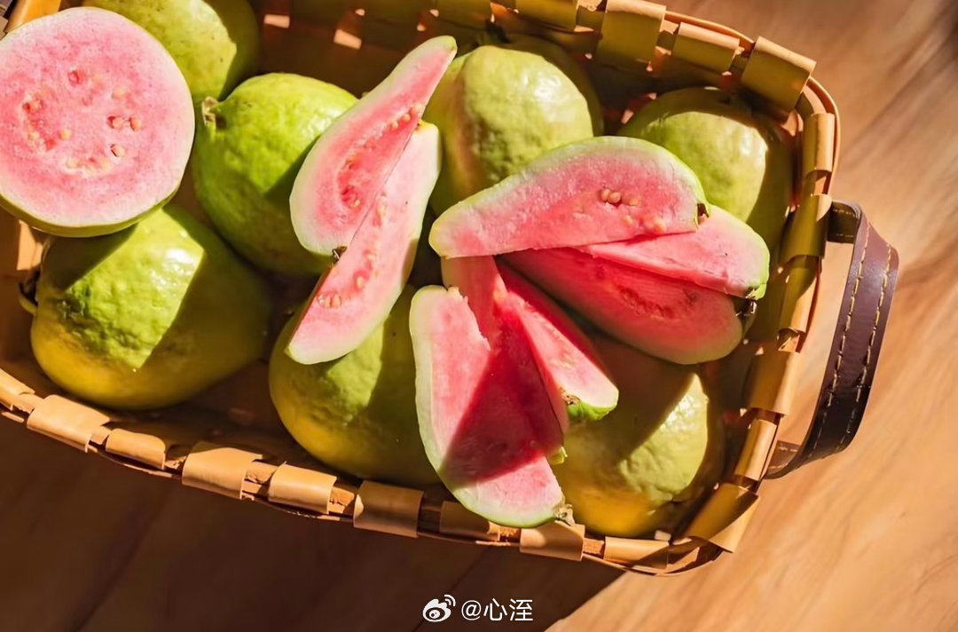 番石榴种植：1．选苗：选择粗壮、底子好的树苗，这样的树苗抗病能力强，挂果率高。2