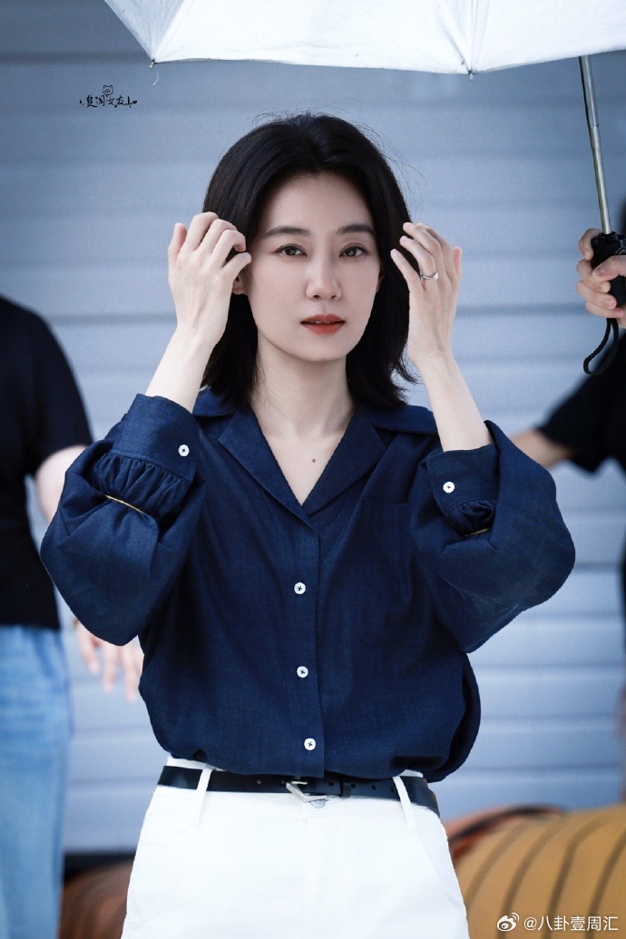  看来平时很少网上冲浪，张小斐不懂找婆娘，反差感拉满啦算张小斐没网张小斐不懂啥是