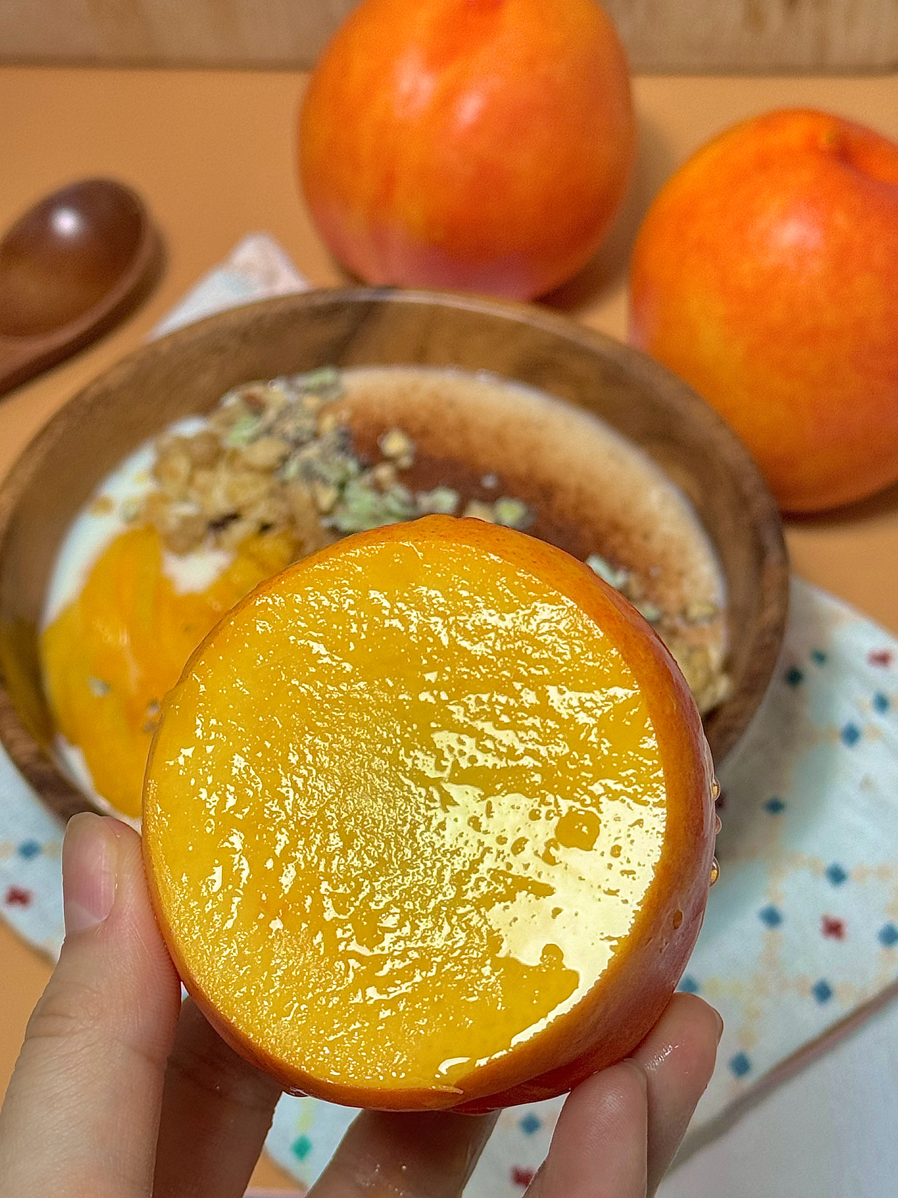 一周一个好吃的！好吃的桃儿又被我挖到了，来自山东的黄油桃。喜欢两吃的别错过，硬果