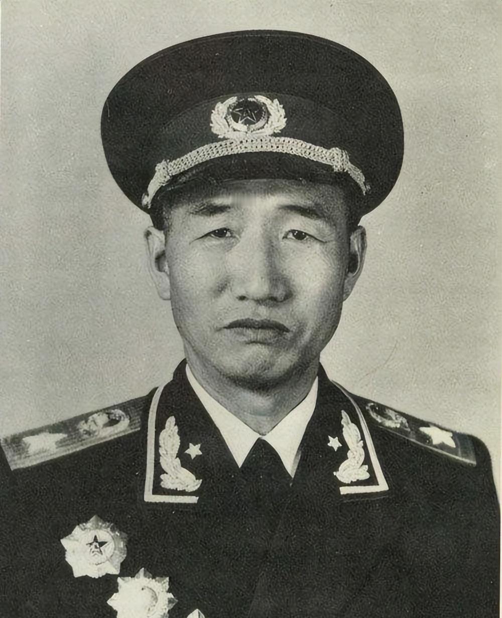 1972年，徐向前的岳母带着微笑离世，一直到去世都未曾知晓徐向前隐瞒了整整四十年