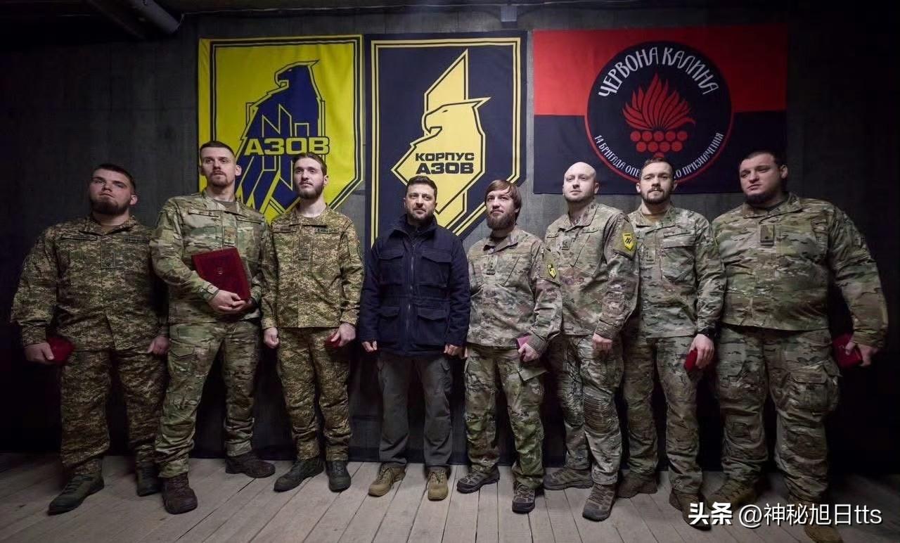 泽连斯基视察多布罗皮利亚前线「亚速」国民近卫军第一军

乌克兰总统泽连斯基在「亚