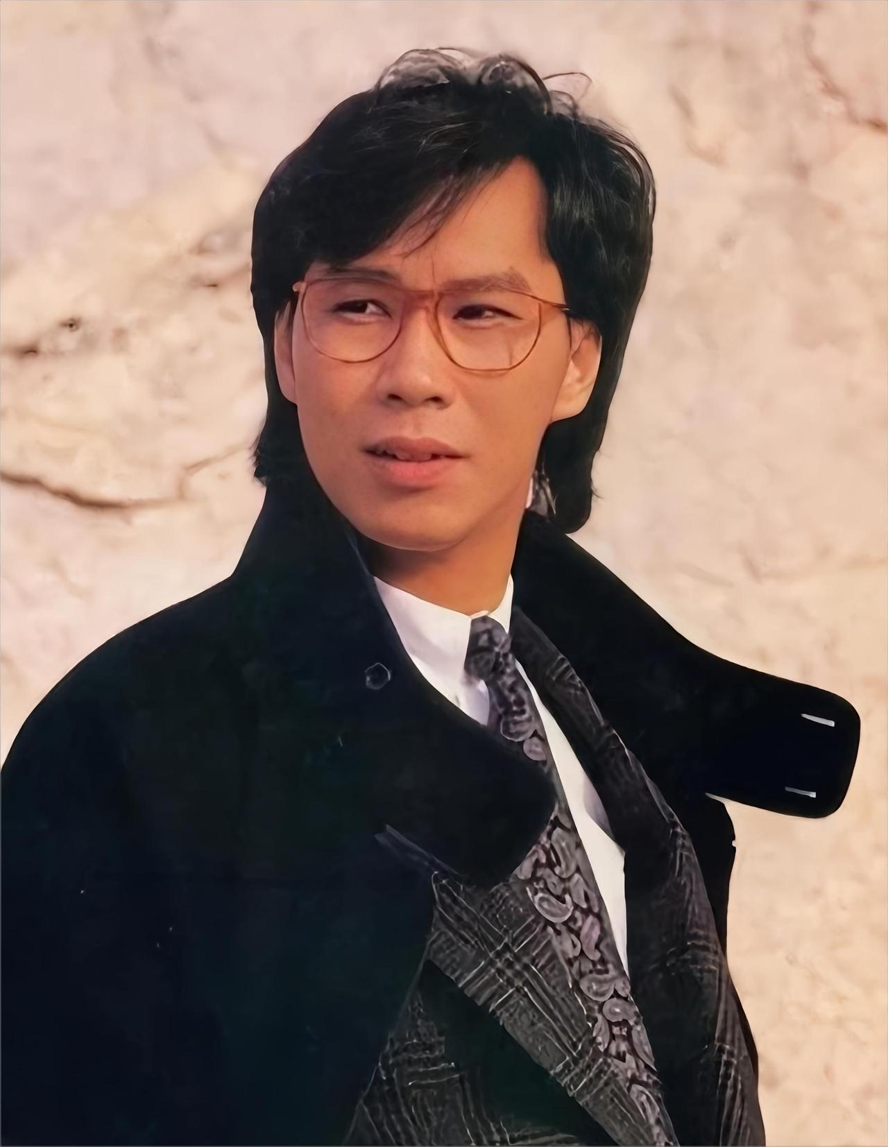 2002年，49岁的蔡国权遭遇车祸，妻子细心照顾、日夜守护，可是53岁那年，妻子