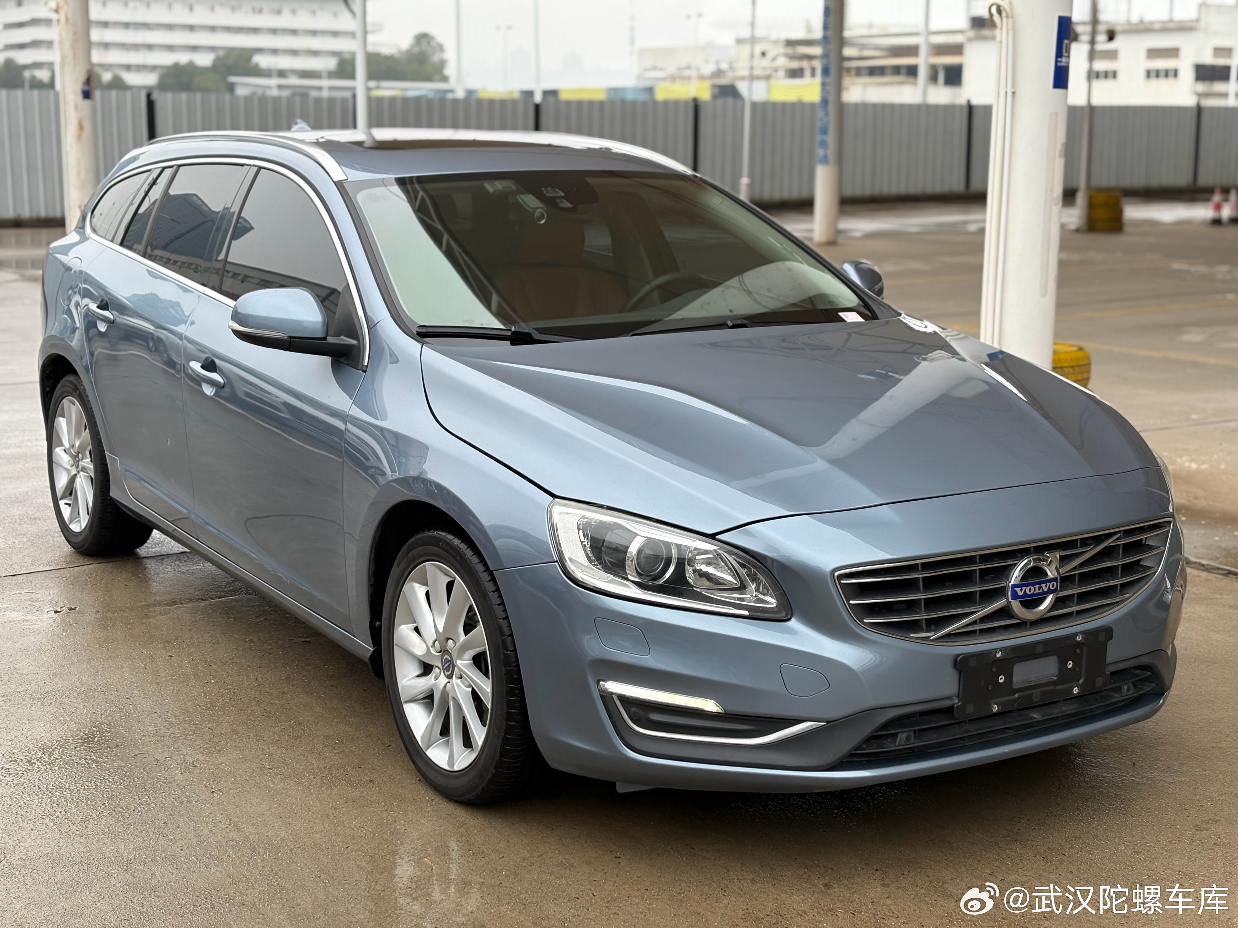 2017年 沃尔沃V60 2.0T T5智逸版实表14万多公里 工况良好 骨架五