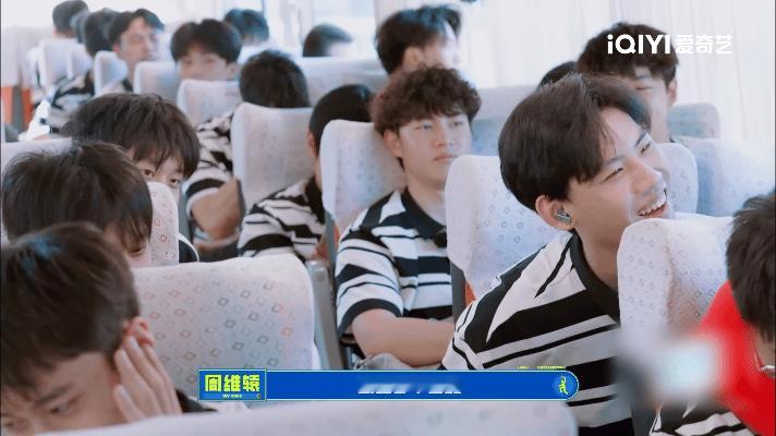 最适合当幼教的男人出现了 救命，周维辕去当幼教吧我说真的，这主题曲一句一句给赵岩