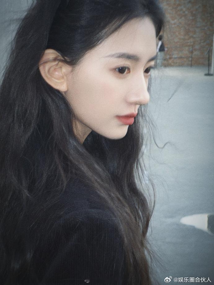 张婉莹出道就有新剧新综  演员请就位  留意到新人张婉莹，她那清新自然的气质在一