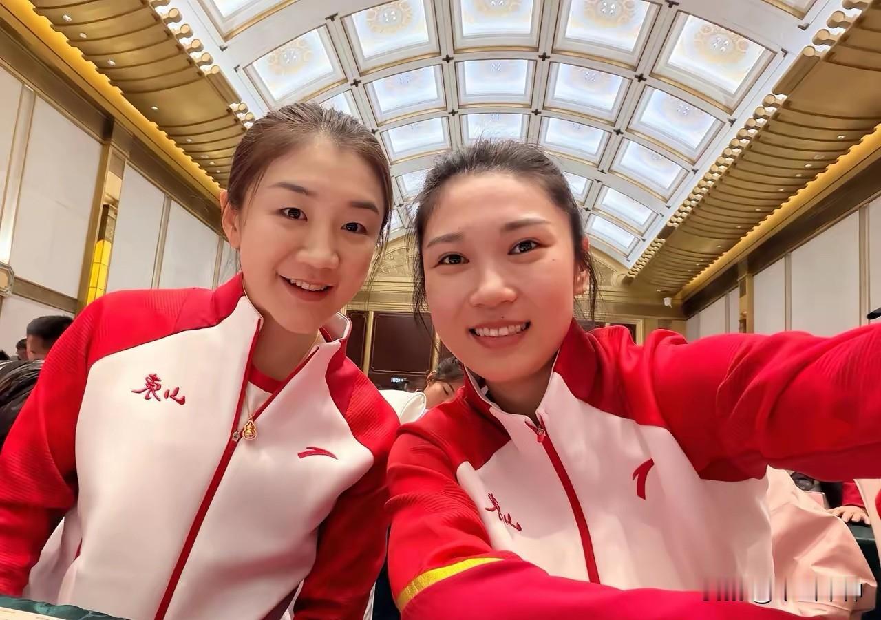 美梦成对、双星闪耀！
一个济南大妞
一个青岛大嫚
她们名字都有个美丽的梦
一个大