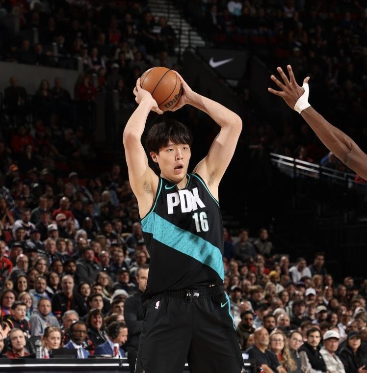 双赢！开拓者可以用杨瀚森交易库明加！

开拓者目前对待杨瀚森的态度就是轻视，开拓