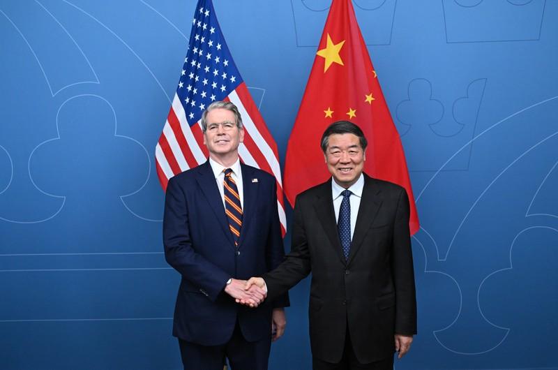 瑞典长谈5个小时，美方似乎没有的得到自己想要的答案，反观中方笑颜如花，其实这个结