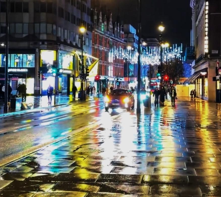 据说是根本没有不同意的。全部举手通过，參院，众院罕见的一次。递交懂王，可能是这个