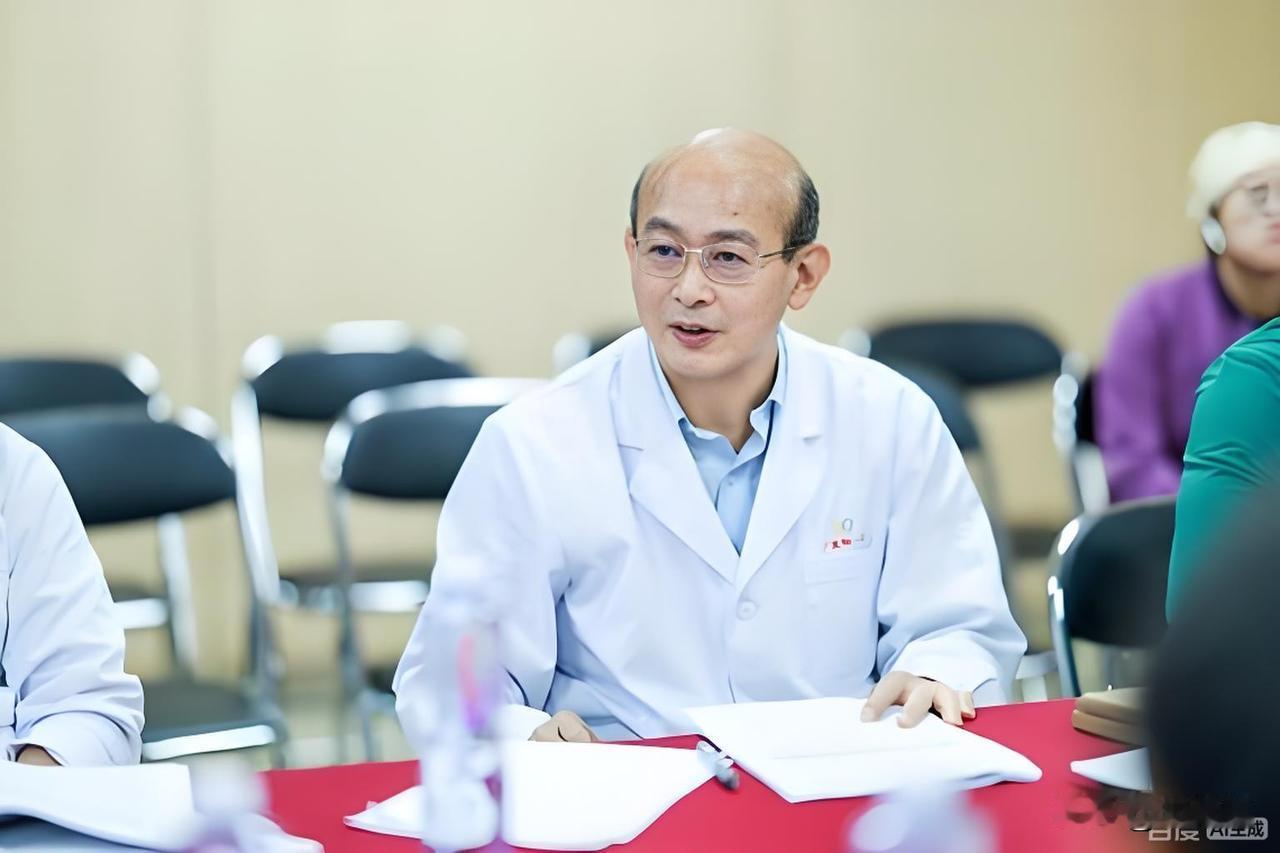 李时悦教授，主任医师、二级教授、博士生导师，现任广州呼吸健康研究院副院长、国家呼