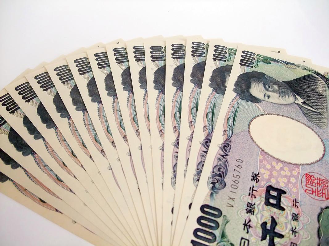美国救日元，但救的不是日本老百姓，而是英伟达的GPU，这听起来离谱，却是2026