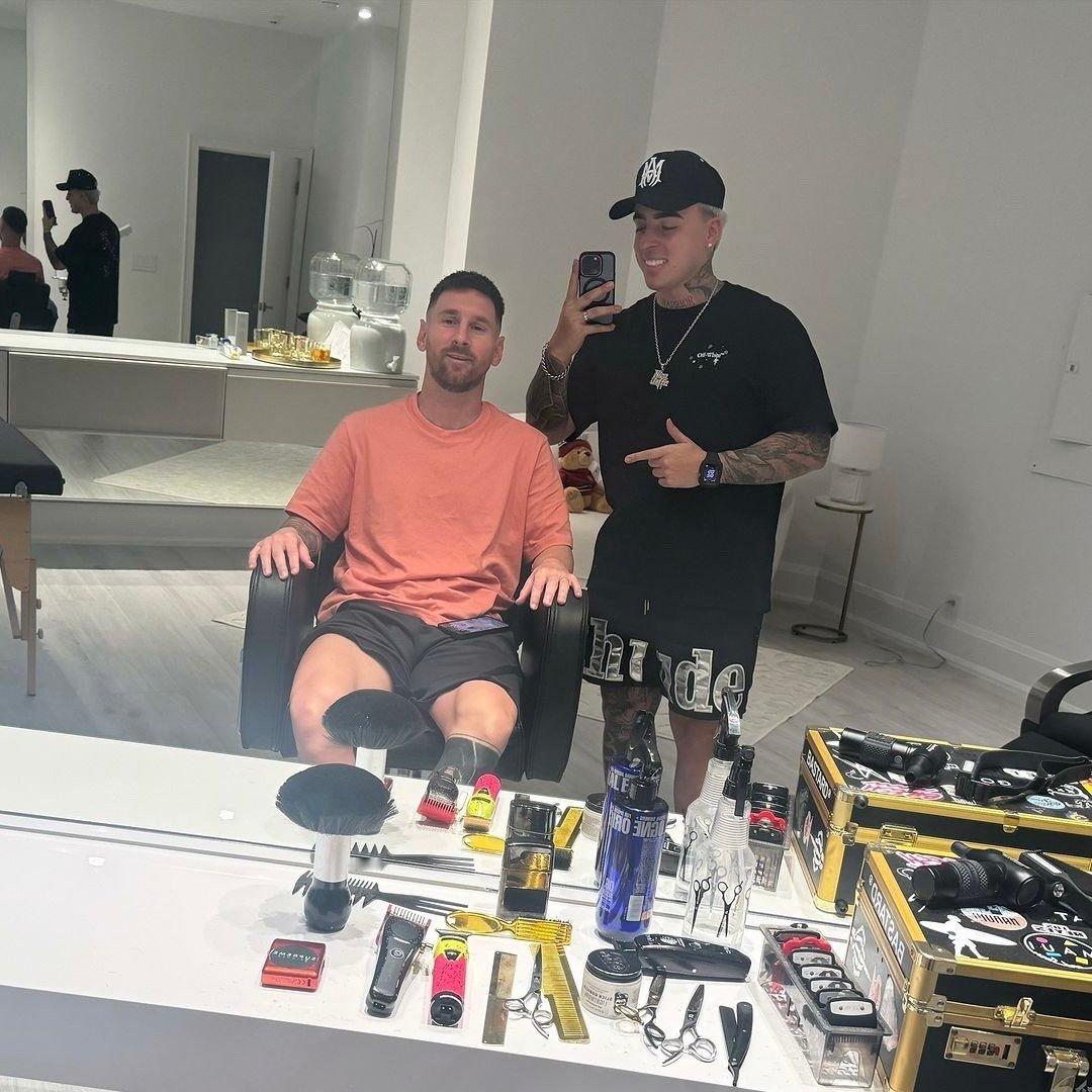 去剪头发的小梅[可怜][可怜][可怜]#梅西[超话]# ​​​