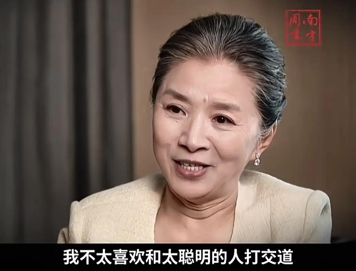 读懂迟蓬这段话，才懂成年人最高级的活法：不迎合，只取悦自己
 
刷到老戏骨迟蓬的