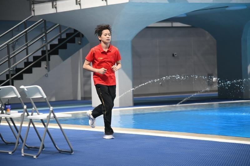 全红婵自责：我还是不够努力 全红婵在十五届全运会双人女子跳台决赛后自责“我还是不