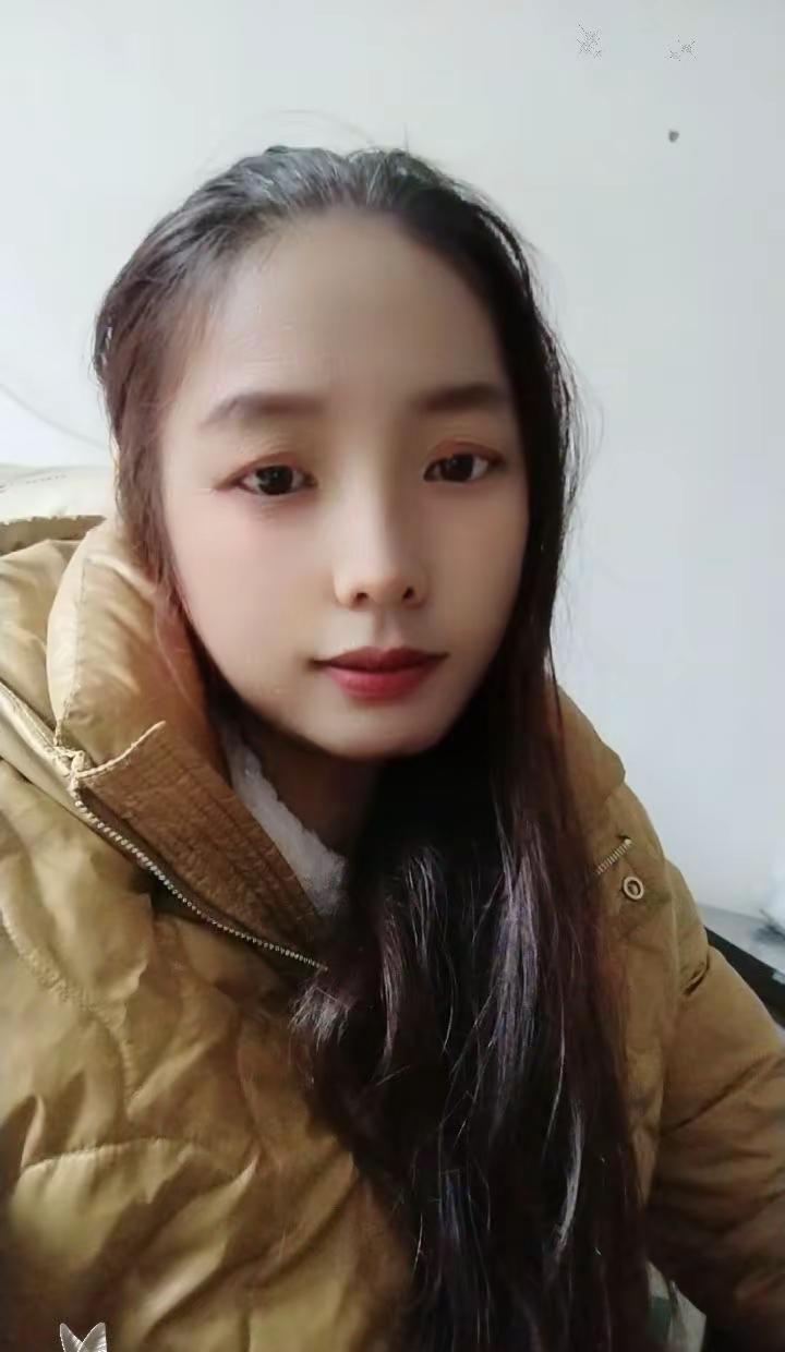 四月的云南早晚过冬，中午过秋，朋友们您们那里天气如何？冷的话记得加衣裳，热的话注