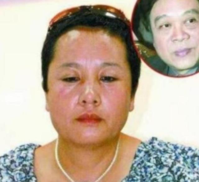 “赵忠祥瞒着妻子与我发生关系多年，并有特殊癖好，令我身心受到严重伤害。”2004