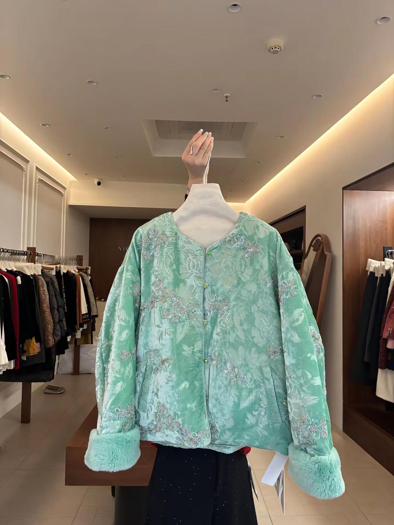 我家高端线新中式鹅绒系列。我真的是没时间拍，上千个款，偷偷给大家欣赏一波，自行保