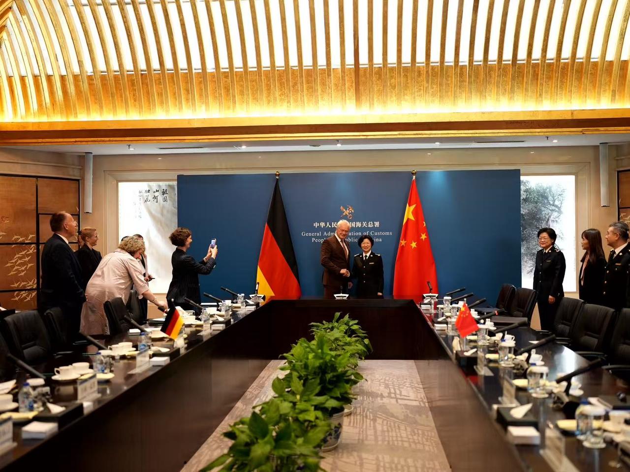 德国联邦食品和农业部长是阿洛伊斯·赖纳表示：“在北京进行面对面的对话交流：为什么