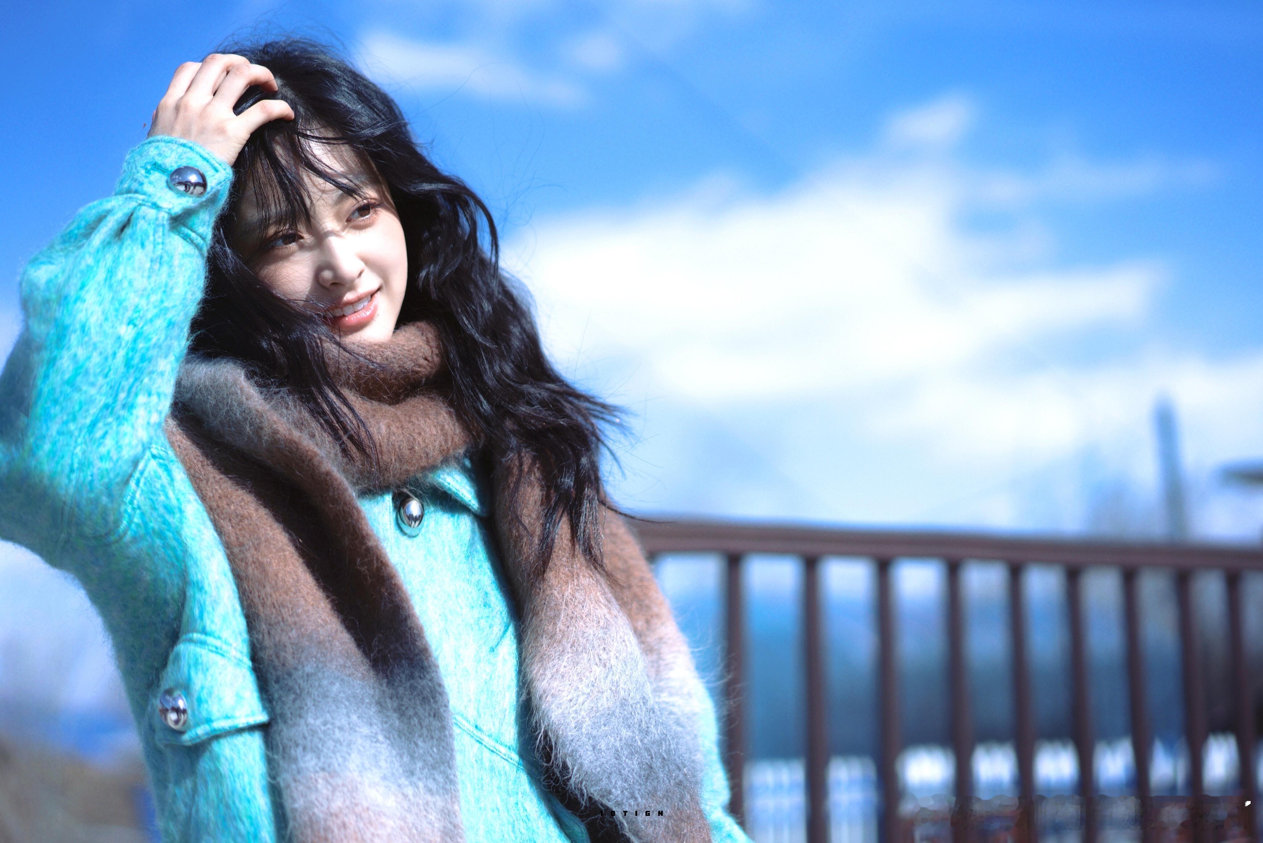 从小女孩到大姑娘，从短发到长发，美的我都认不出是沈月了～～ ​​​