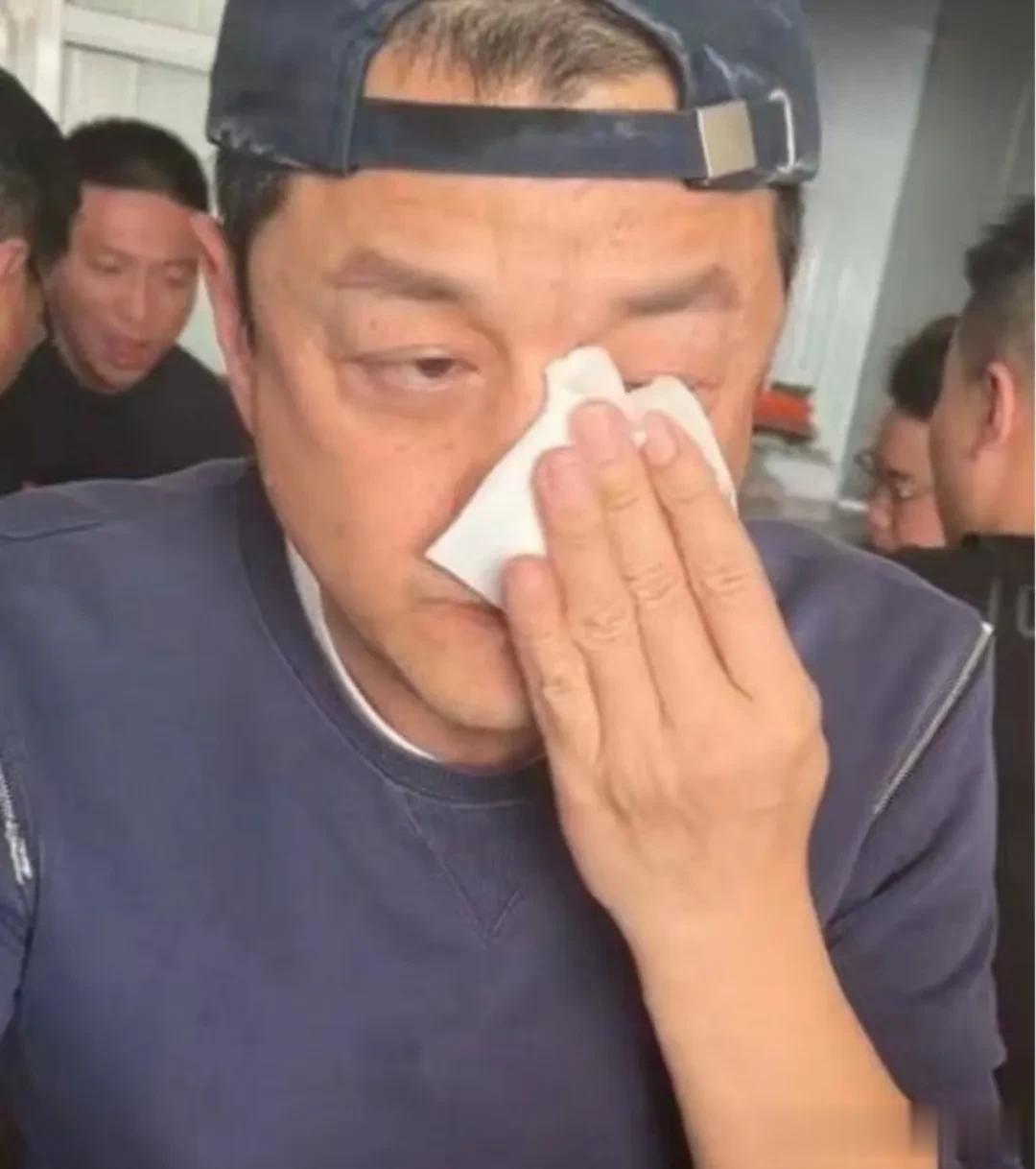 大家总说李亚鹏惨，其实李亚鹏曾经是辉煌的，趁着李亚鹏曾经所有的经历，很多人这一辈