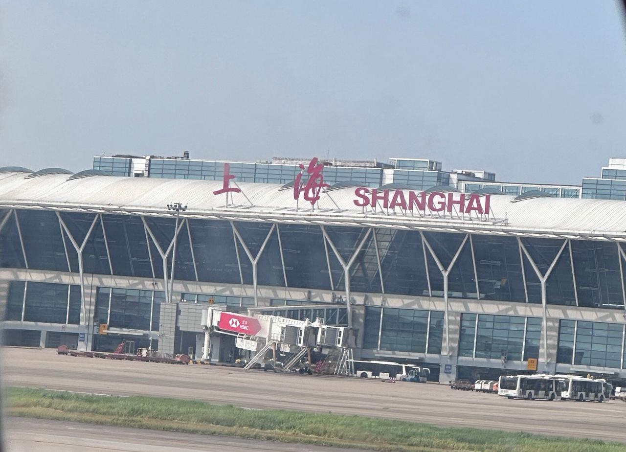 “2026我国十大机场旅客吞吐量”

1，上海浦东国际机场：旅客吞吐量断层领先，