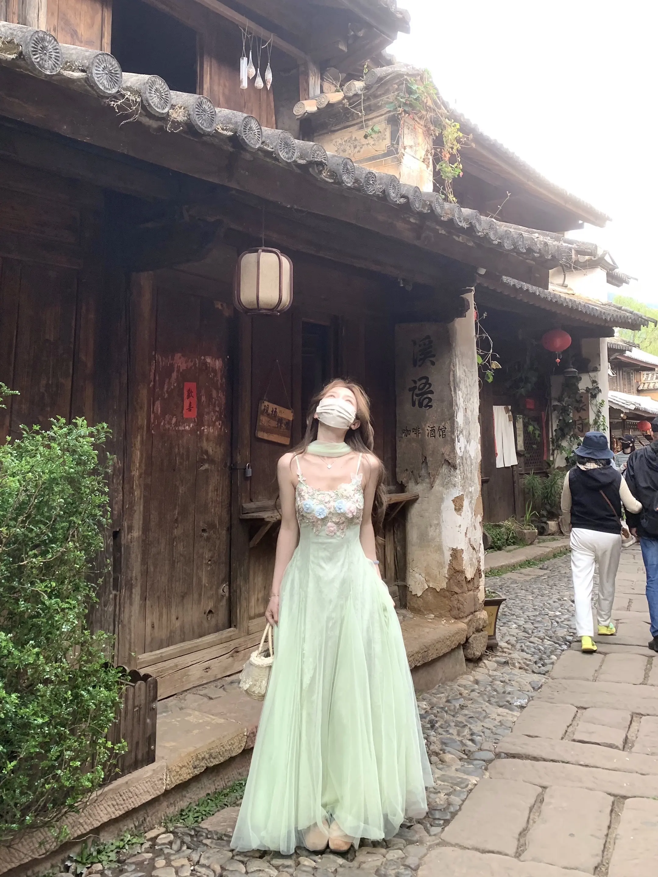 江南穿搭 温柔风 古街古巷 连衣裙 氛围感