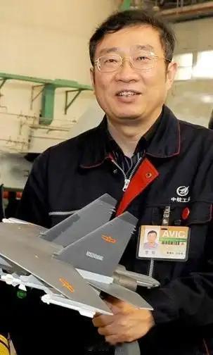 “罗阳跟你走了，你怎么不把他带回来？”2012年，当歼15第一次在辽宁舰上起飞，