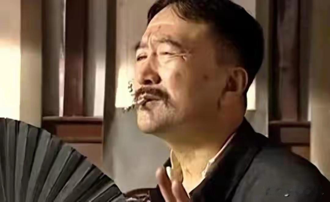 民国保长：看似小村官，却要扛着牢狱之灾过日子
 
民国保长，听名字像个小村官，管