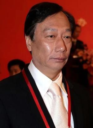 "只要大陆敢打，我就敢送！"富士康创始人郭台铭曾公开宣称，若两岸爆发冲突，他将誓