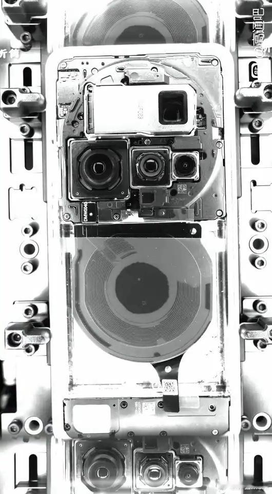 网传小米15 Ultra某版工程机的透视图，这100mm HP9潜望模组是真大啊