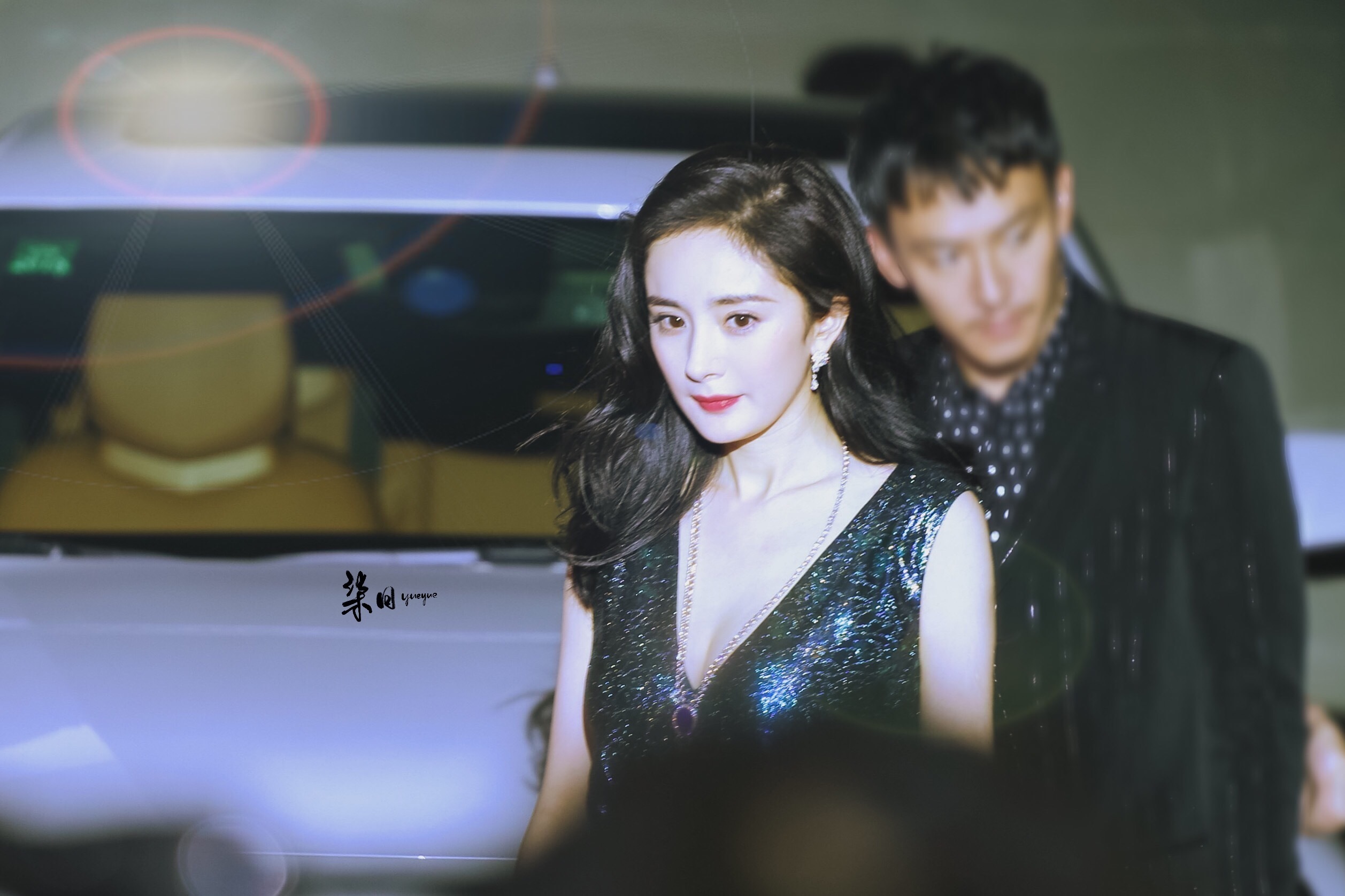 说起来我第一次见杨幂她穿的就是Prada 杨幂 Prada