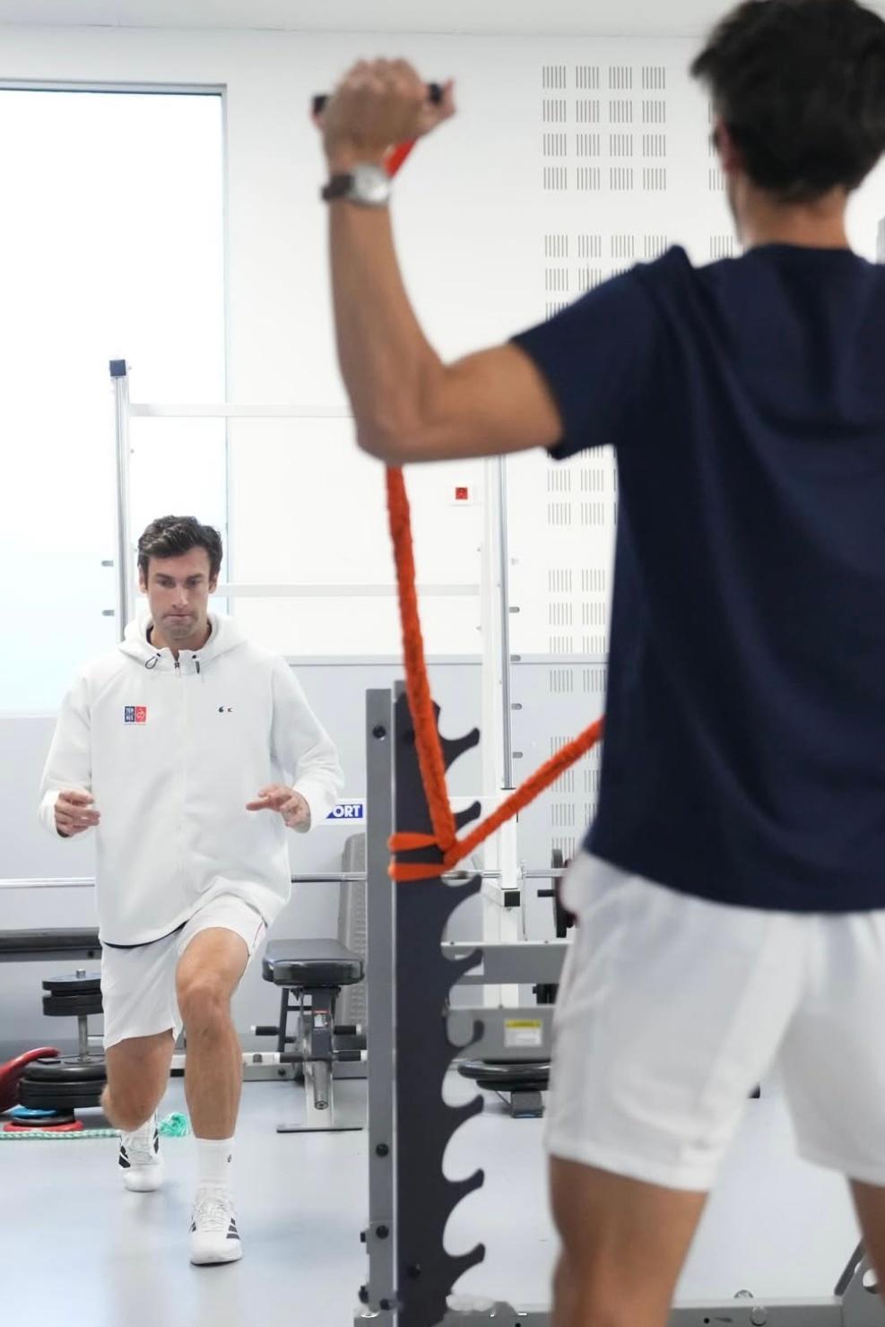 atpboys 别的协会都是即来即打顶多适应一两天，法国队每次集合都一起呆上个整