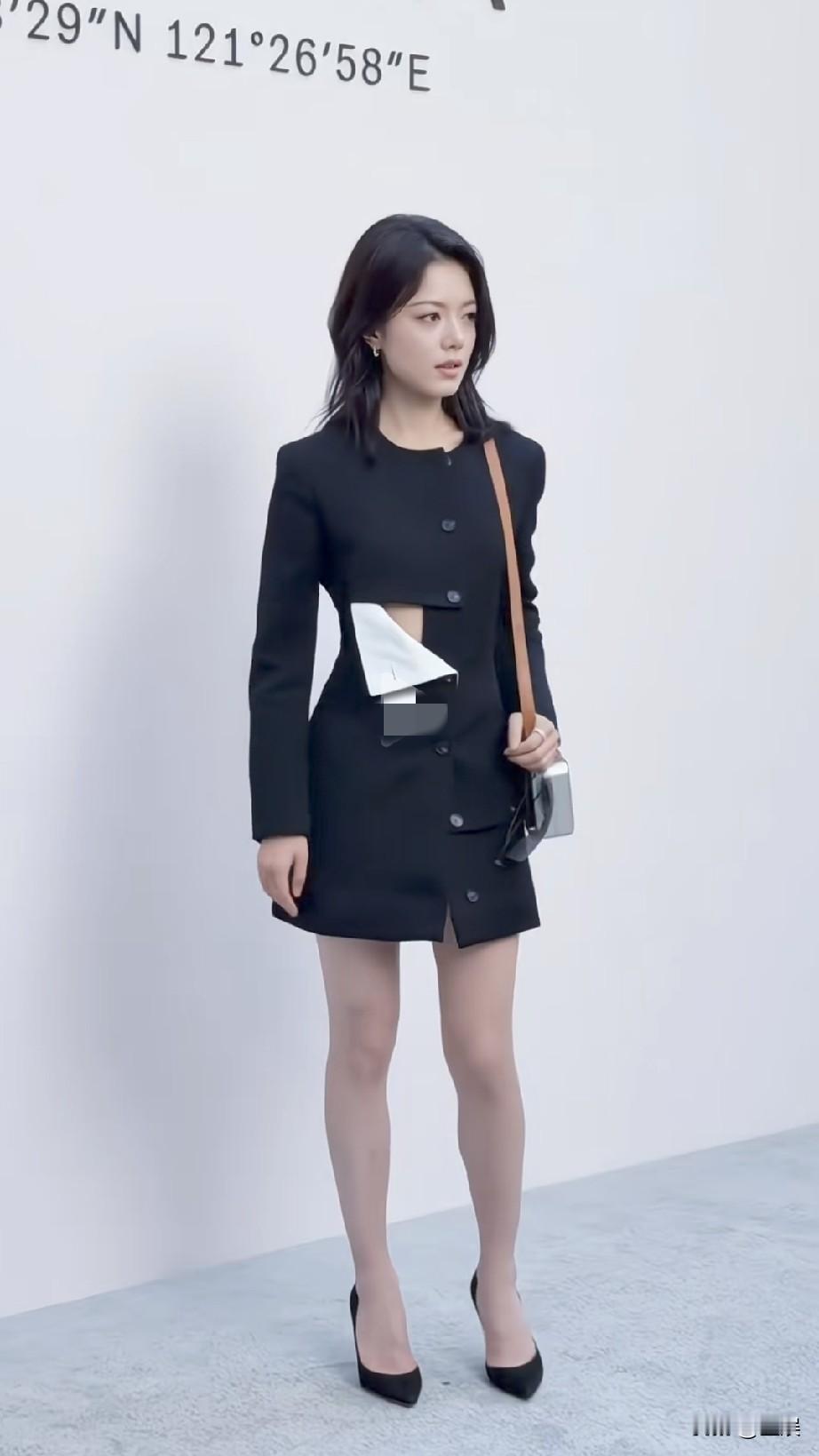 赵今麦西装裙