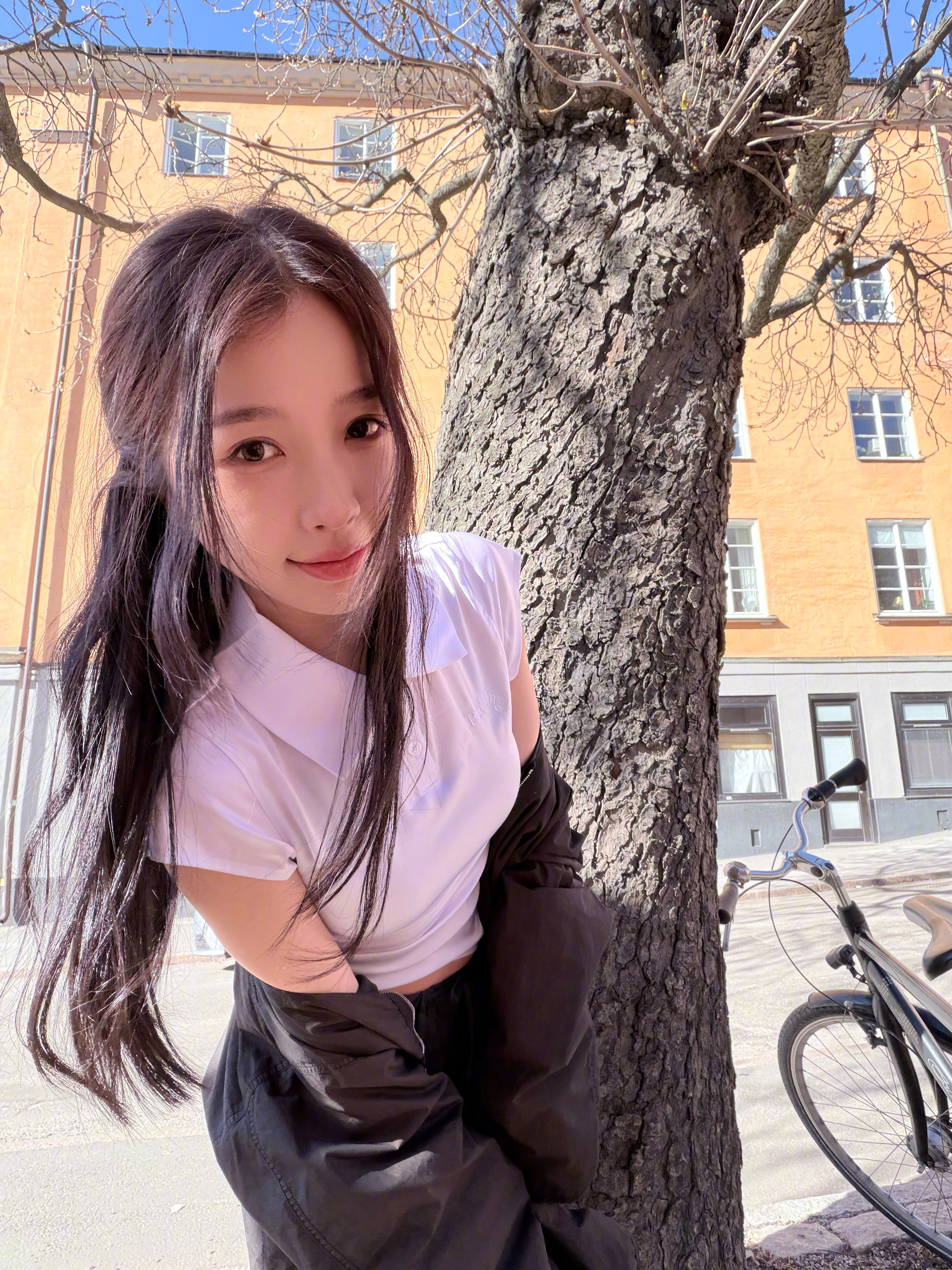 久违的虞书欣旅游plog来啦好喜欢这种生活气息重的营业图有几张好韩范儿！ 