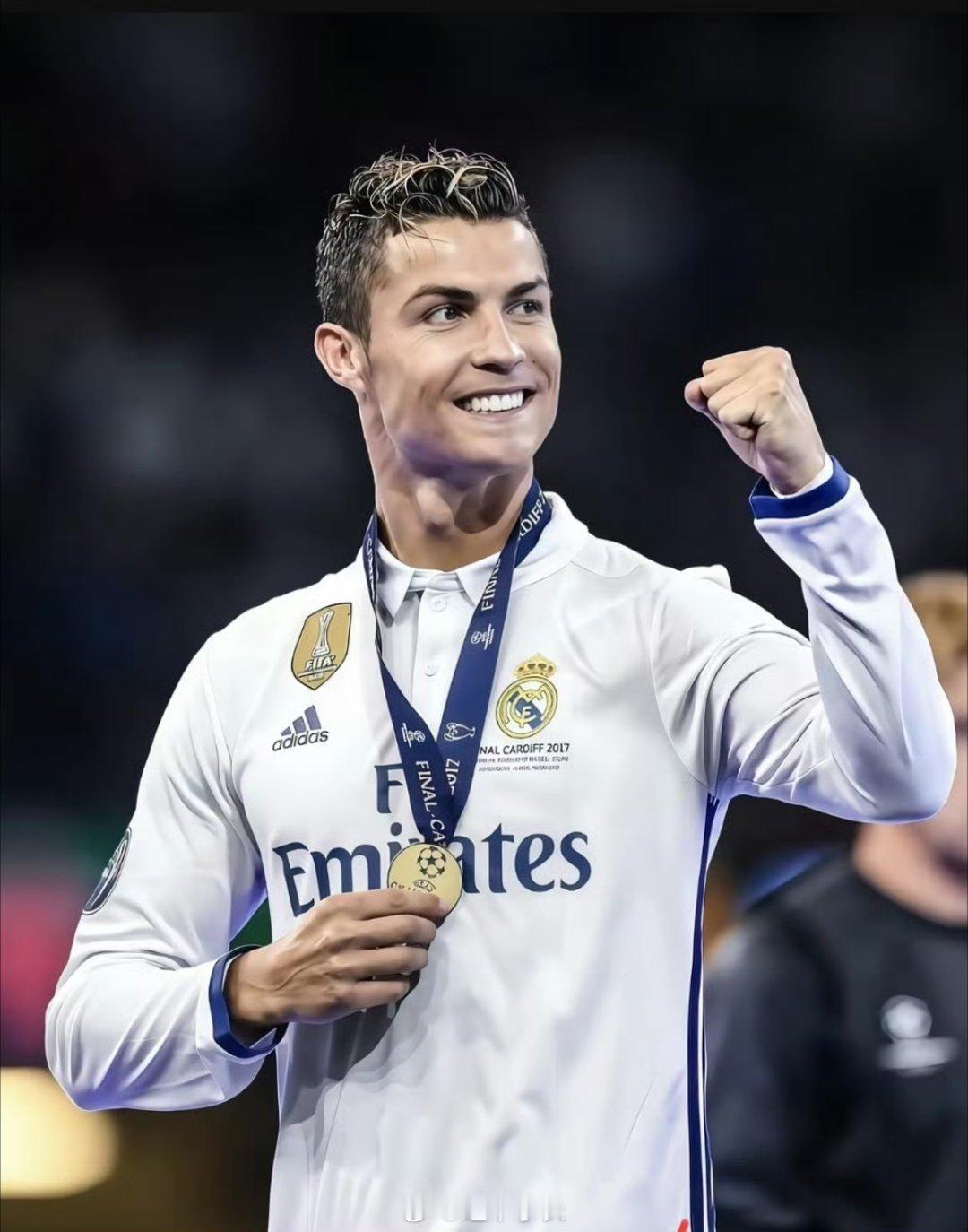 C罗认为人类喝牛奶不正常C罗哈兰德饮食完全相反C罗与哈兰德的饮食理念在乳制品选择