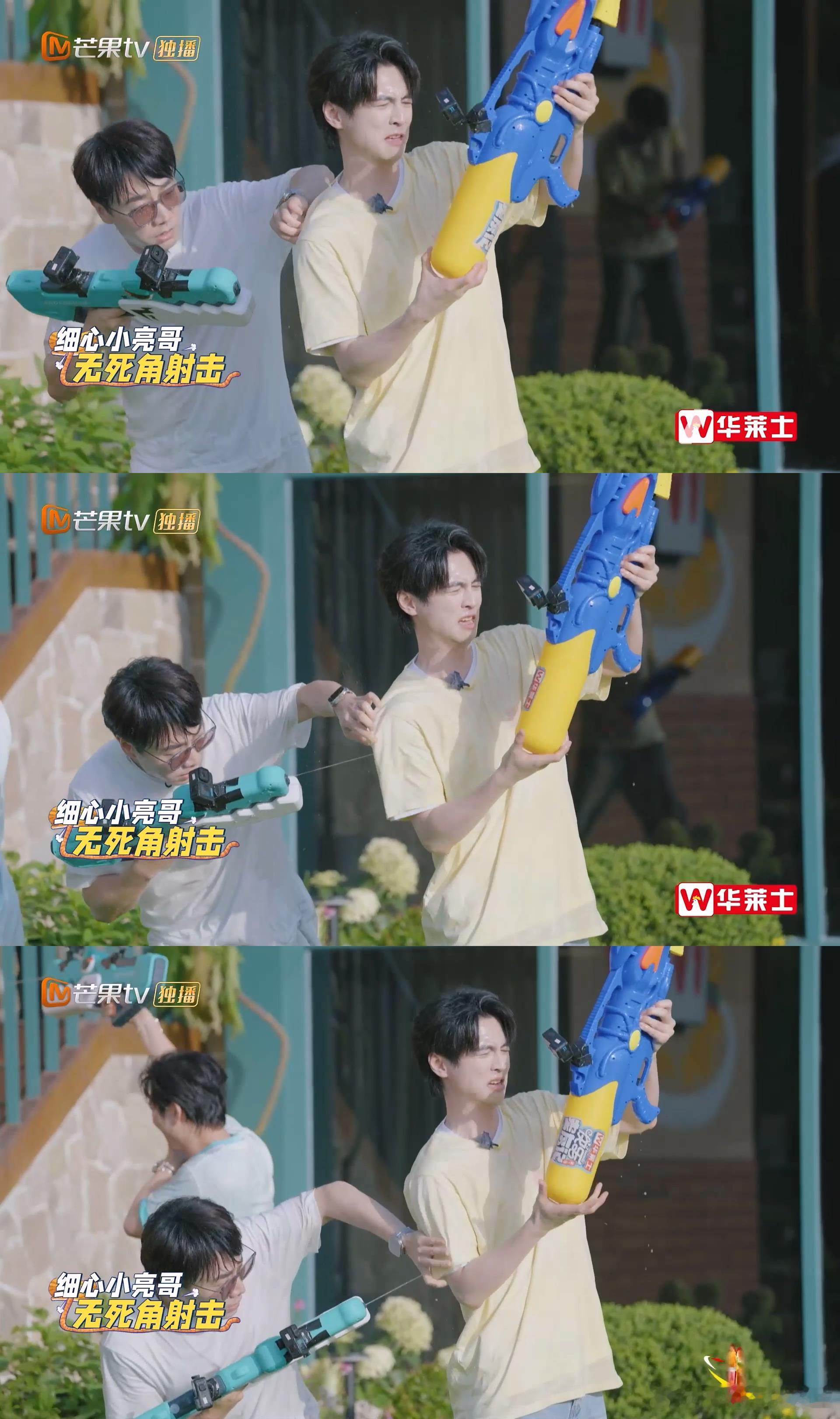 #王铮亮水枪大战主打一个均匀灌溉# 看王铮亮玩水枪大战，就像看一场欢乐的喜剧！他