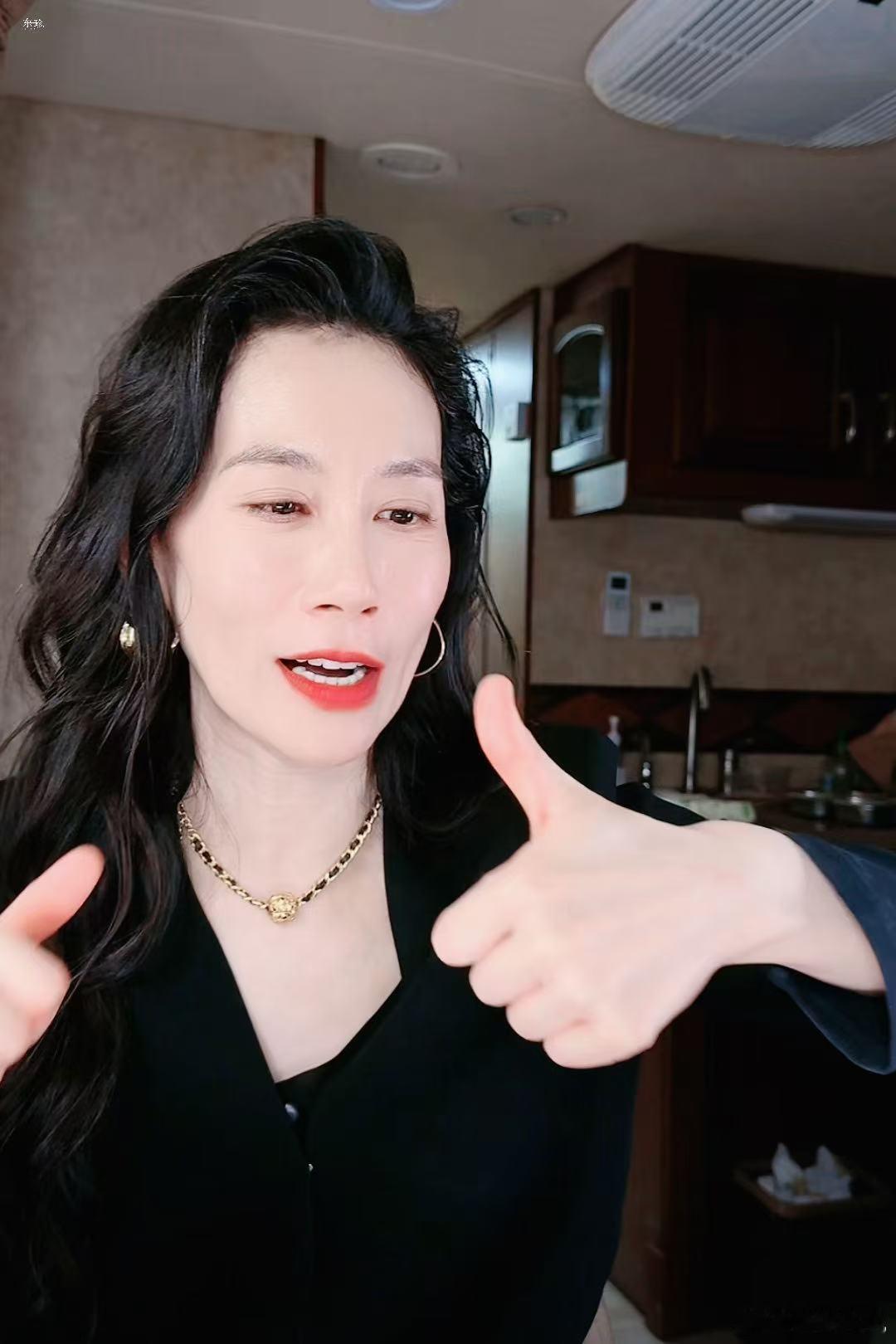 温峥嵘 进步重温姐近期作品真能明显感觉到变化，对人物情绪把控更细腻，收放自如不刻