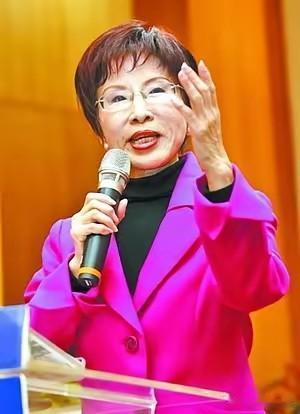 一针见血！洪秀柱怒斥岛内虚伪论调：只谈和平不谈统一，都是自欺欺人
 
在台海局势