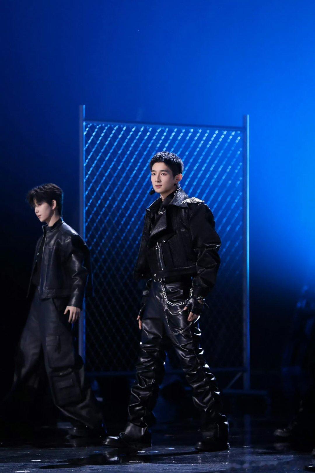 一个小孩难住了危晋宇危晋宇练《大小孩》愁出痛苦表情包😂声鸣远扬 冠军夜备赛精益