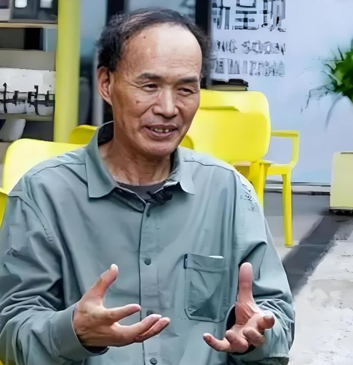 复旦大学梁永安教授一段话，最近把不少人扎得生疼，“别谈什么清高，女人为了钱，能把