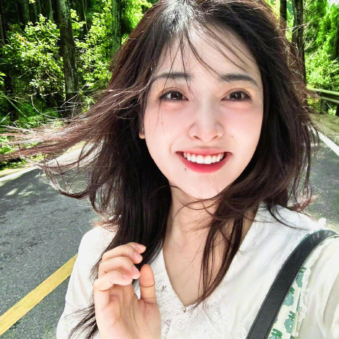 沈月 