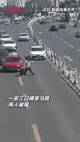 一家三口以为马路是他家开的[捂脸]这是谁的责任？