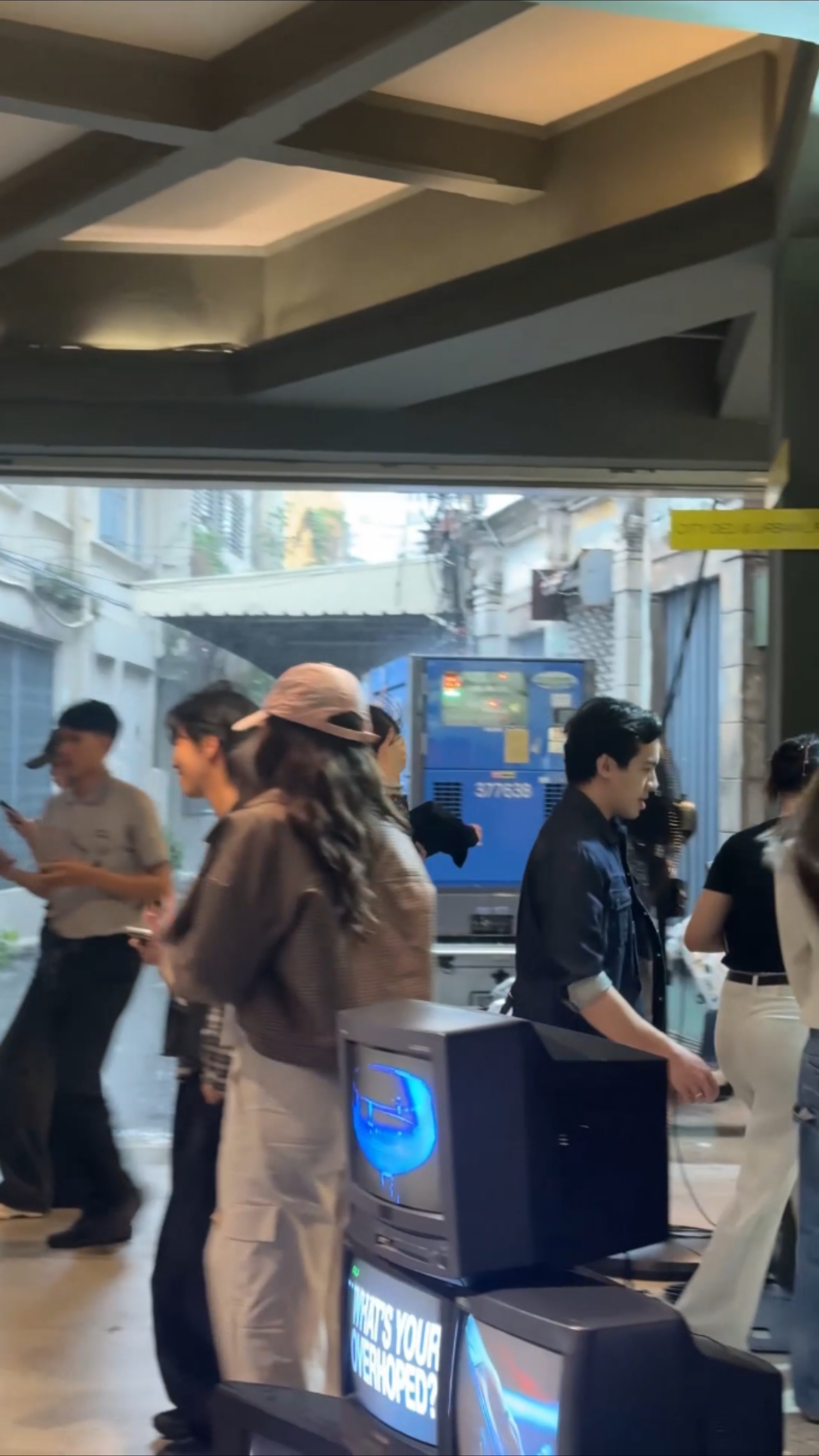 260702 Lisa曼谷路透🐣🇹🇭已经回泰兰德啦🤩期待明天资生堂活动！
