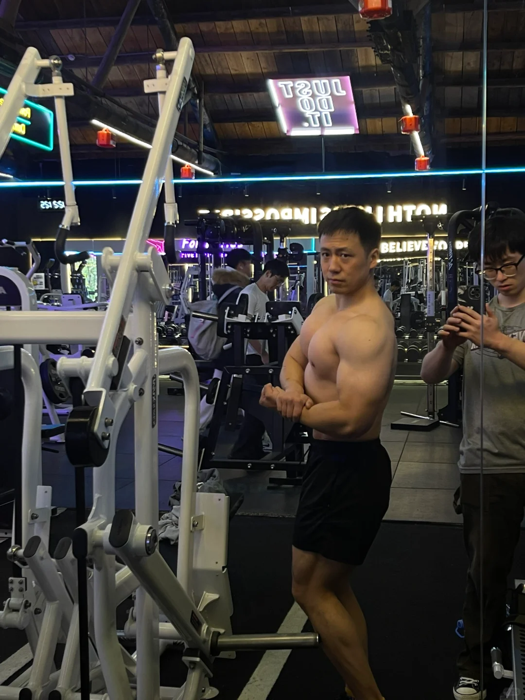 表情怎么这么难控制🤪三头过肩法力无边