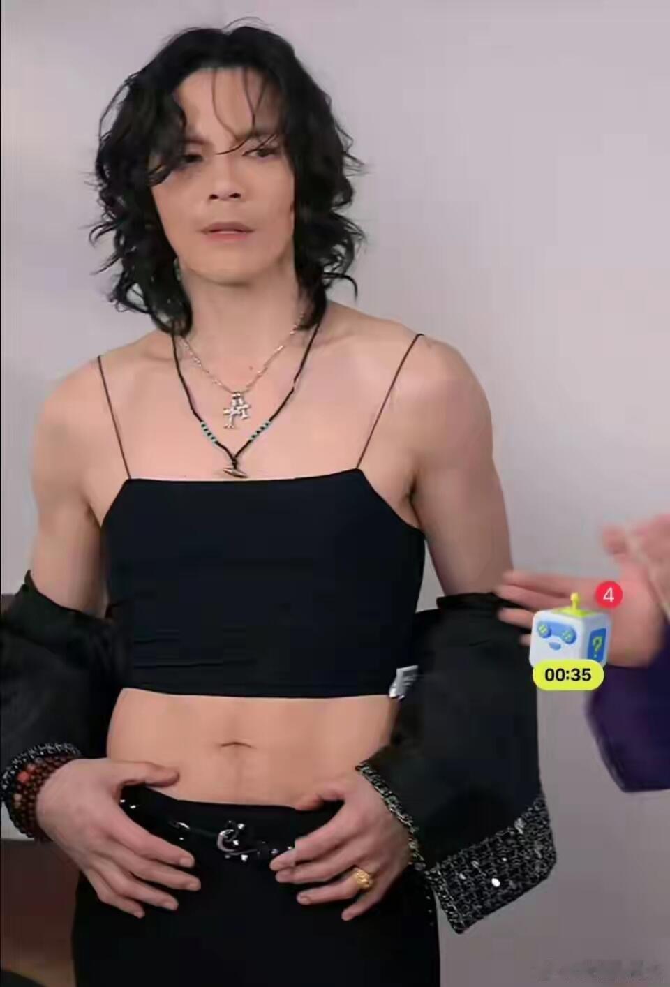 陈志朋女装合同续给向佐了 陈志鹏的合约是不是转给向佐了？向太穿不过来的衣服包包鞋