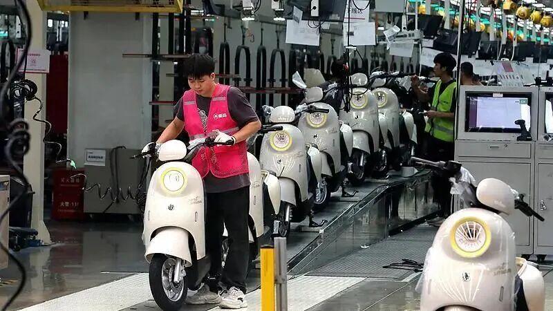 电动自行车新国标 12 月 1 日正式落地啦！核心就是 “旧国标车全面禁售”，如