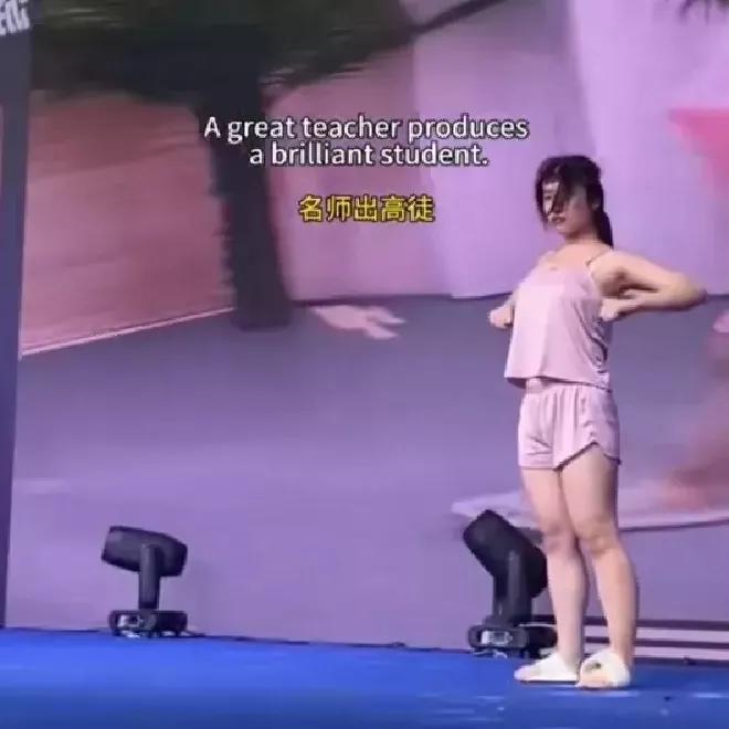 闪电五连鞭后继有人，可喜可贺啊！

一个练习传统武术的女孩，在马保国老师的亲自指